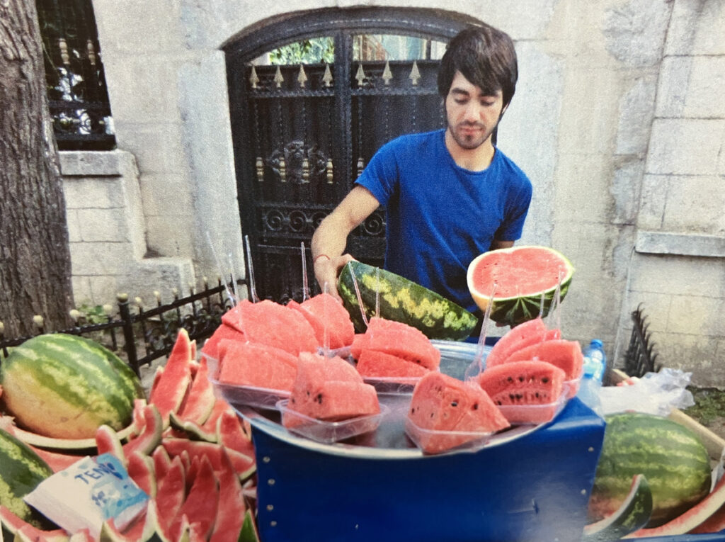 スイカやアイス（写真）