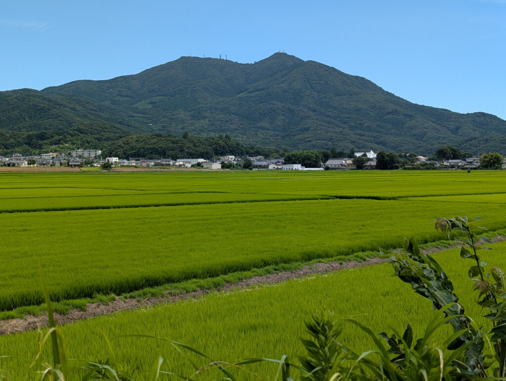 平坦な関東平野の美しき独立峰