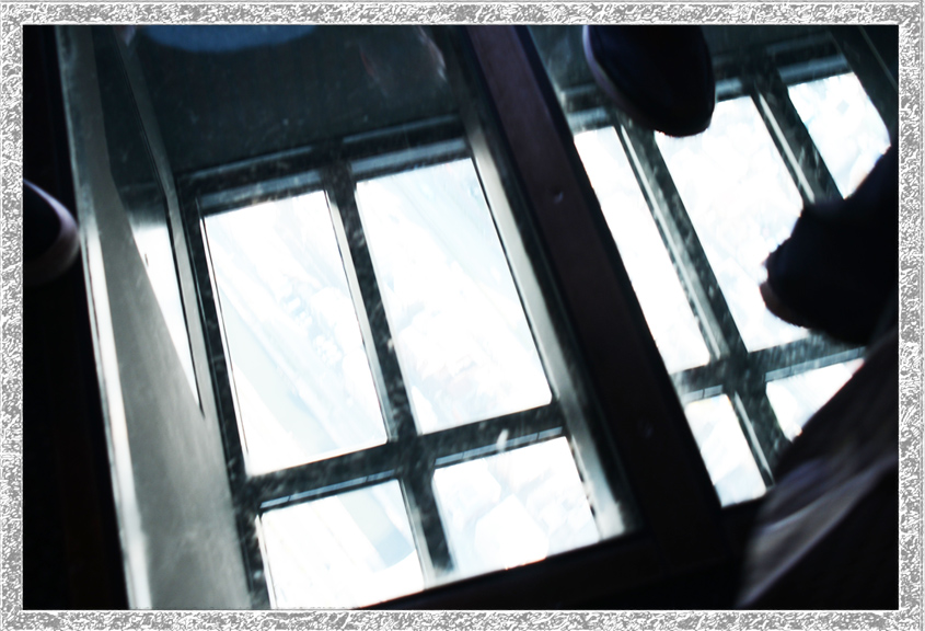 ガラス床の視界